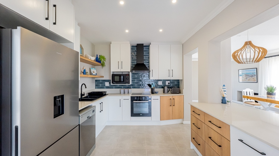 4 Bedroom Property for Sale in Struisbaai Western Cape